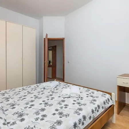 Ive Apartman *